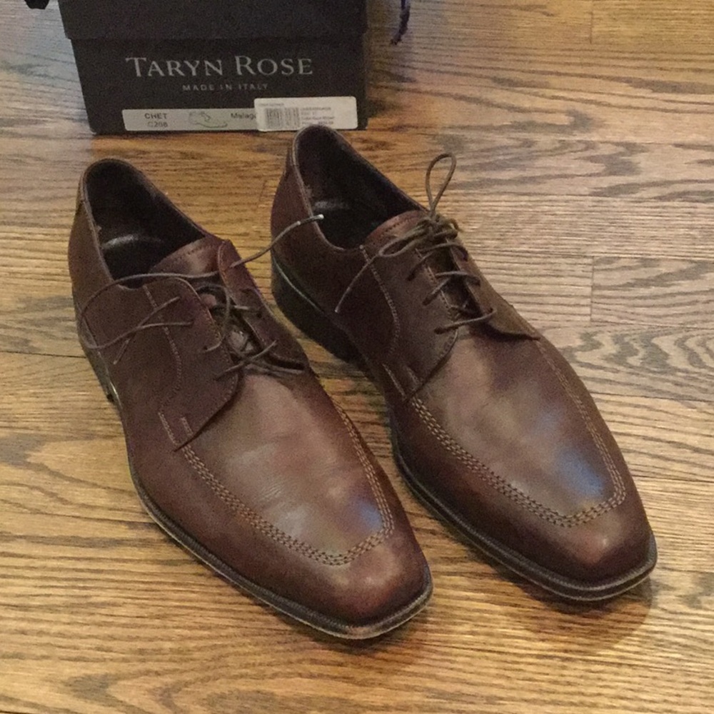 Men’s Taryn Rose - Made in Italy dress shoes.